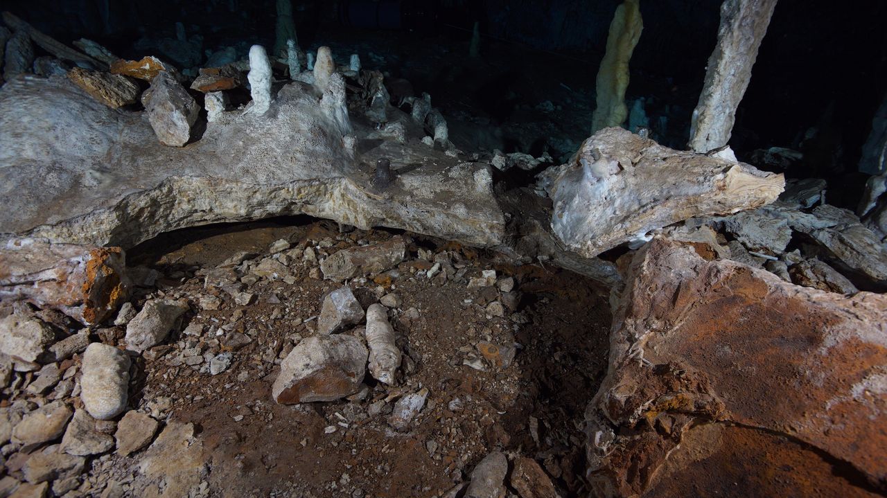 An ochre extraction pit found by CINDAQ divers.