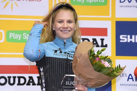 Evie Richards wins her first cycle-cross World Cup in Namur