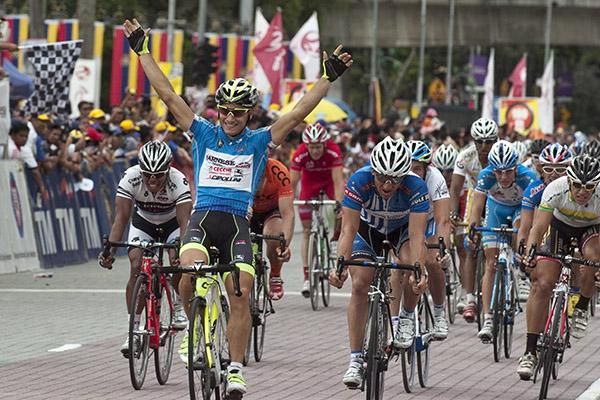 Andrea Guardini (Farnese Vini/Neri Sottoli) book-ends the tour with his fifth stage win.