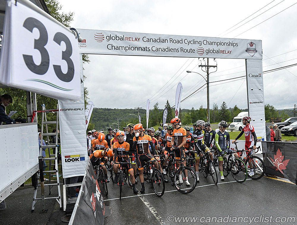 The rain stops just before the start of the men's race