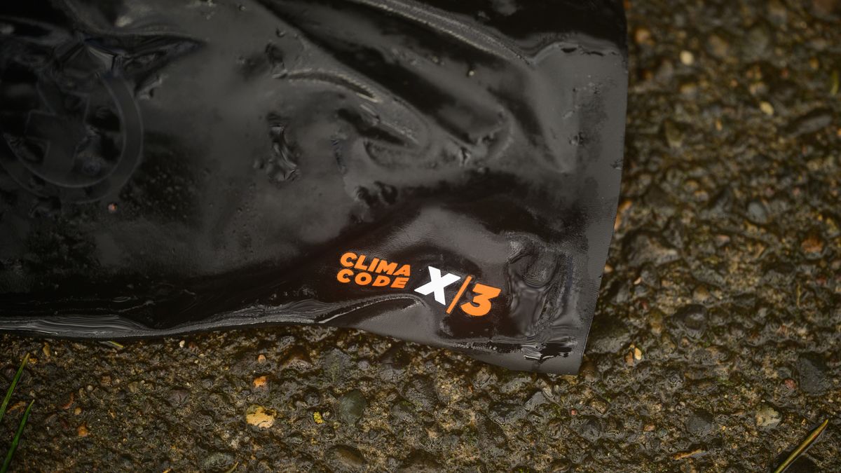Assos RSR Thermo rain shell glove clima code