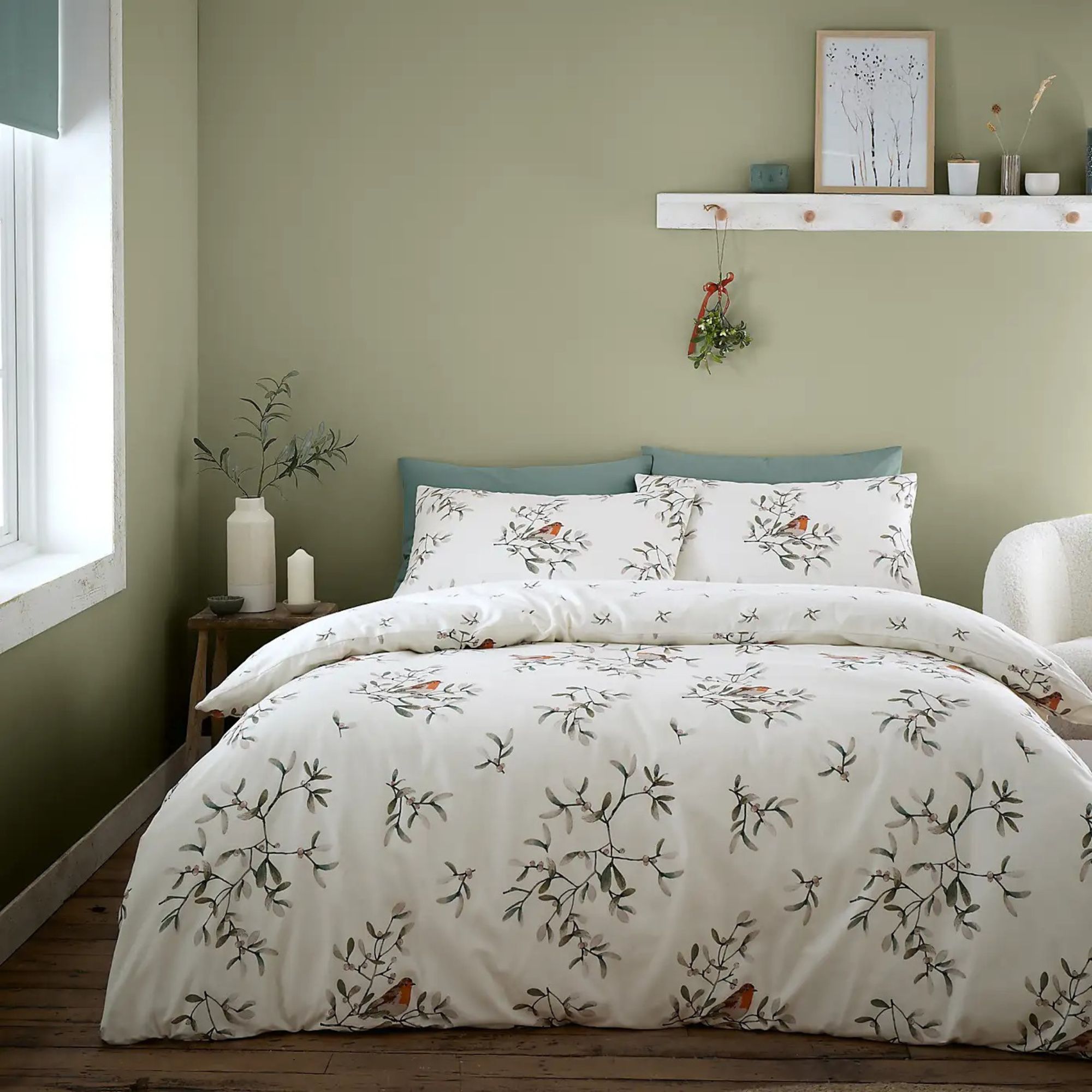 mistletoe bedding 