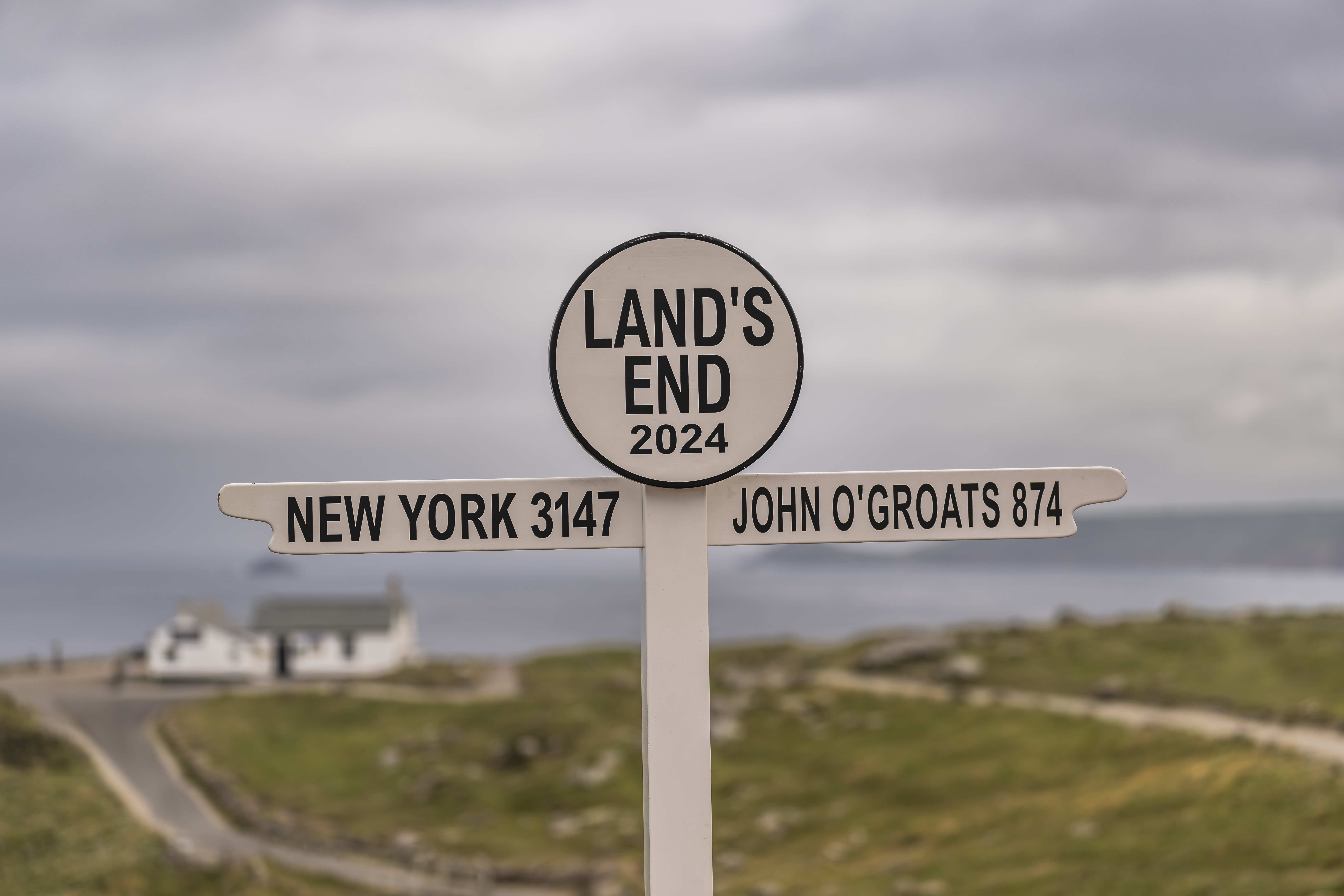 A mazda MX5, zooming through great britain