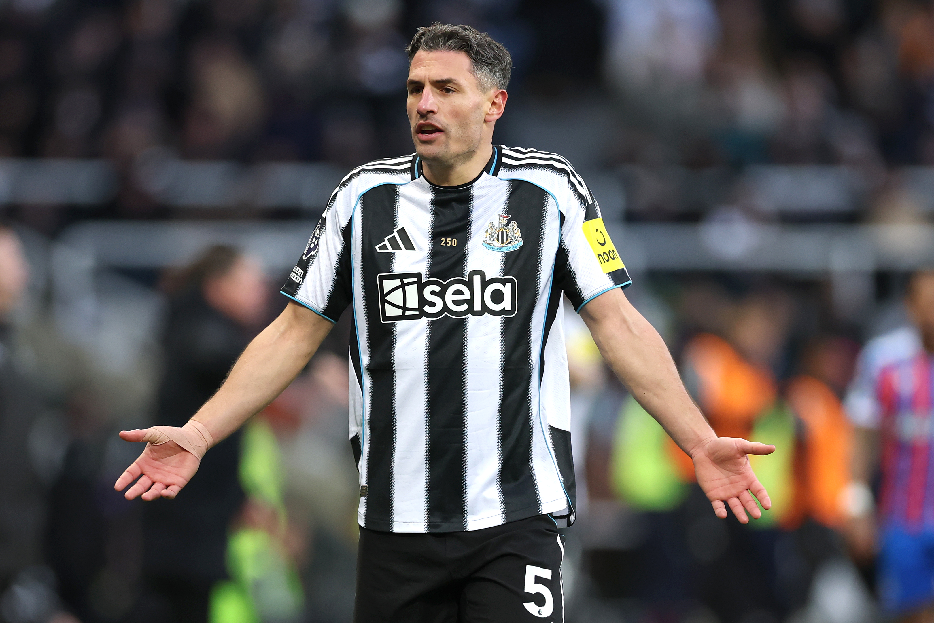 NEWCASTLE UPON TYNE, ENGLAND - JANUARY 04: Fabian Schar of Newcastle reacts during the Premier League match between Newcastle United and Crystal Palace at St James&amp;amp;apos; Park on January 04, 2026 in Newcastle upon Tyne, England. (Photo by Stu Forster/Getty Images)