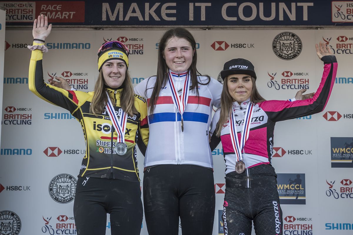 Hattie Harnden seals British cyclocross 