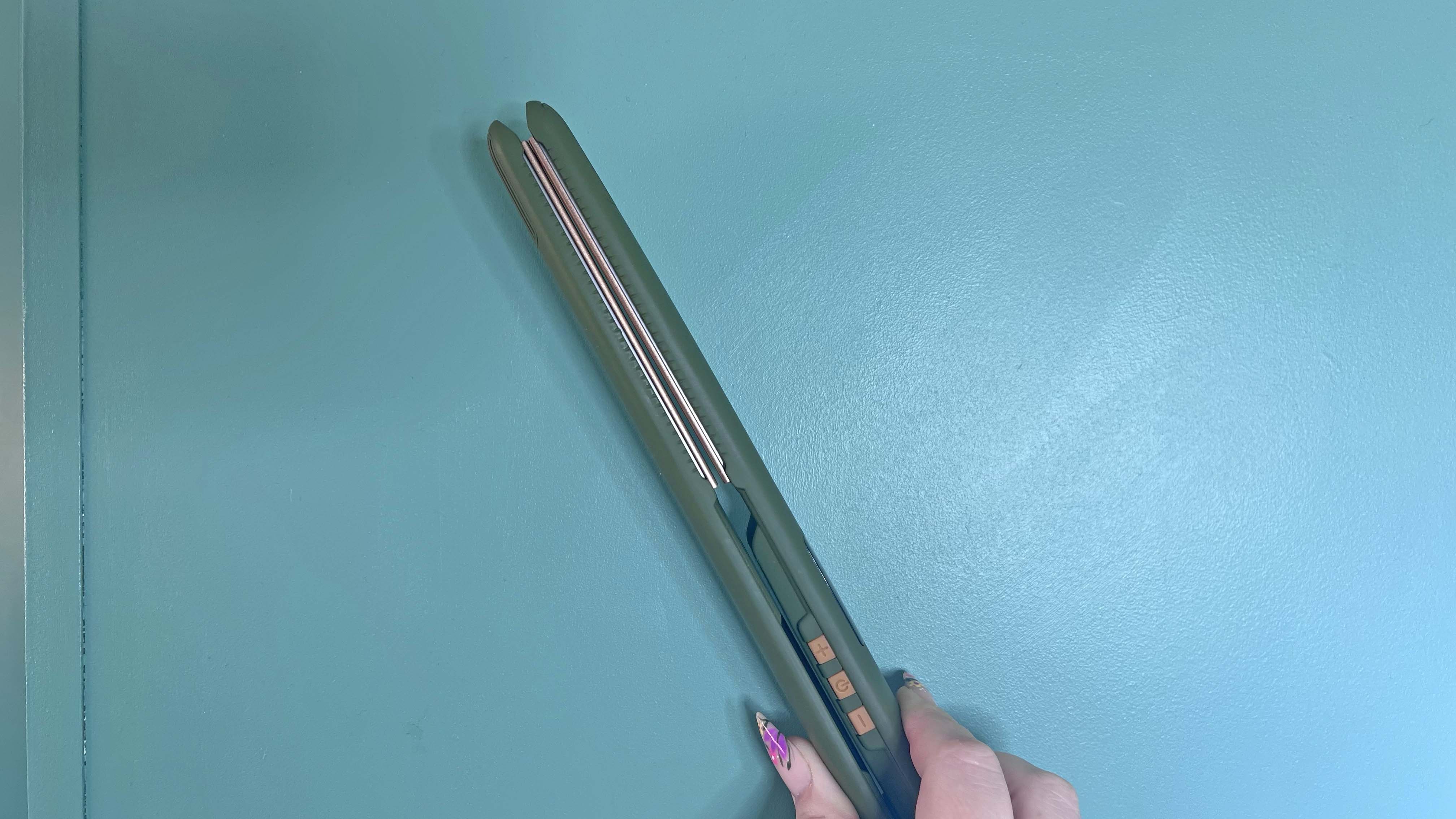 mdlondon STRAIT hair straighteners in reviewer's home