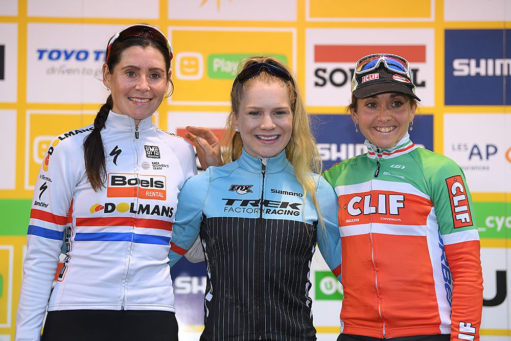 Evie Richards (Trek) wins the World Cup in Namur