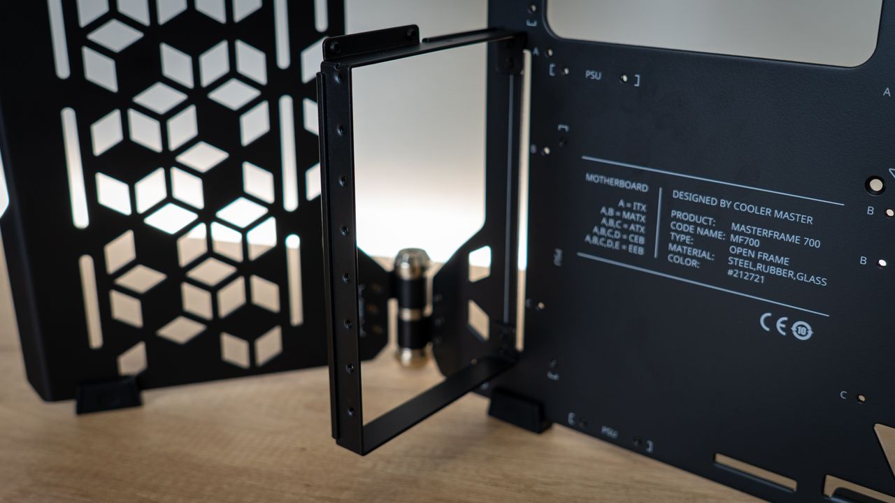 Cooler Master MasterFrame 700
