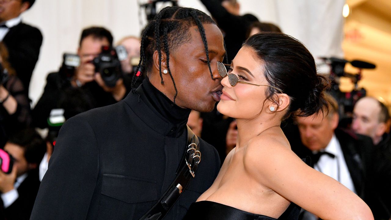 Heavenly Bodies: Fashion &amp; The Catholic Imagination Costume Institute Gala