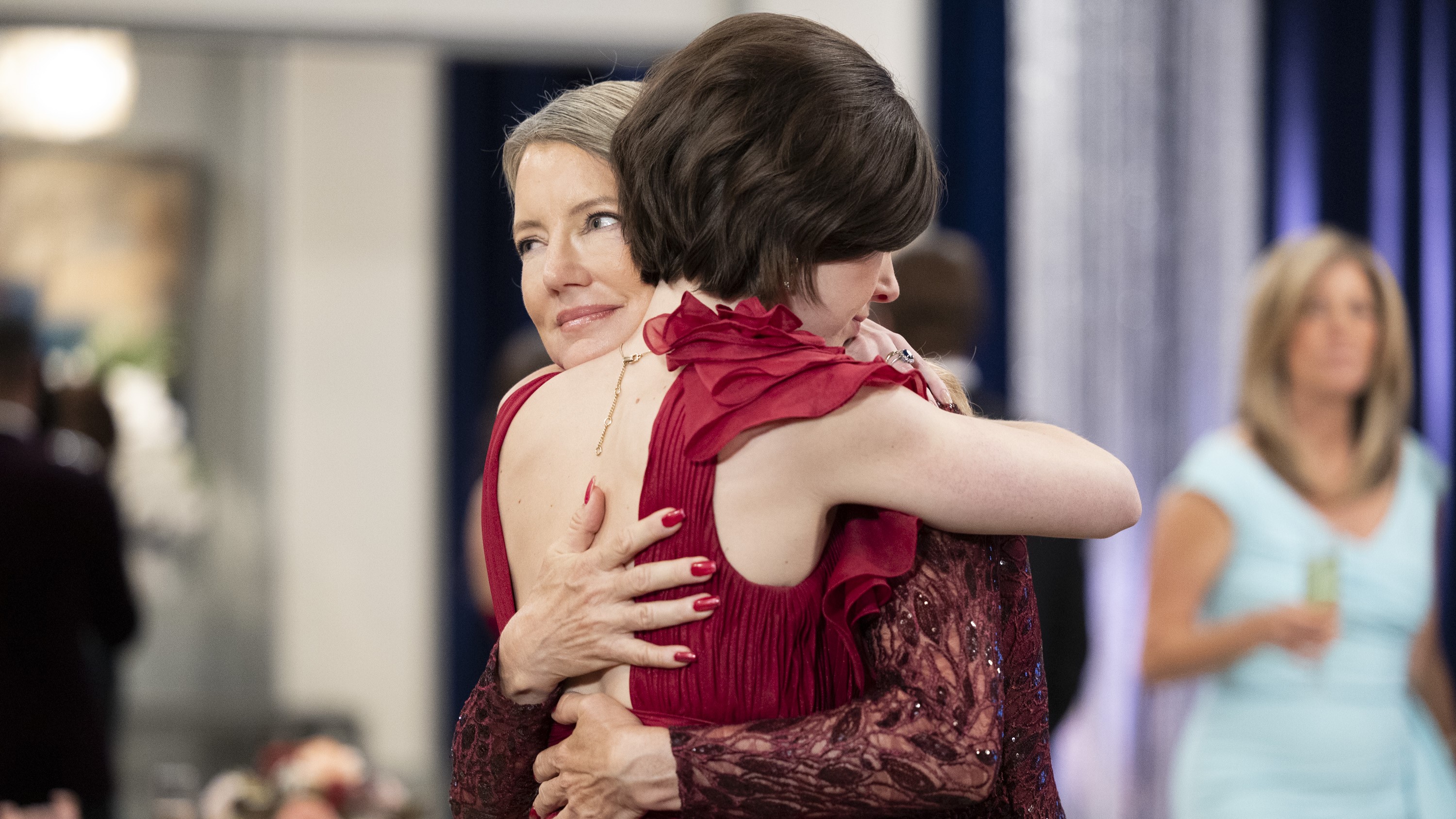 Cynthia Watros and Katelyn MacMullen as Nina and Willow hugging in General Hospital 