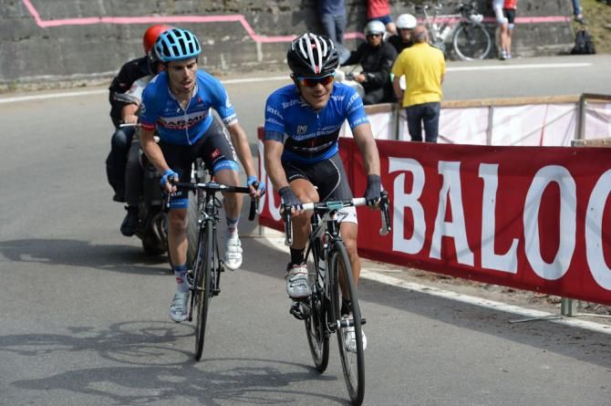 Juli&aacute;n Arredondo sets the pace with Andr&eacute; Cardoso behind him