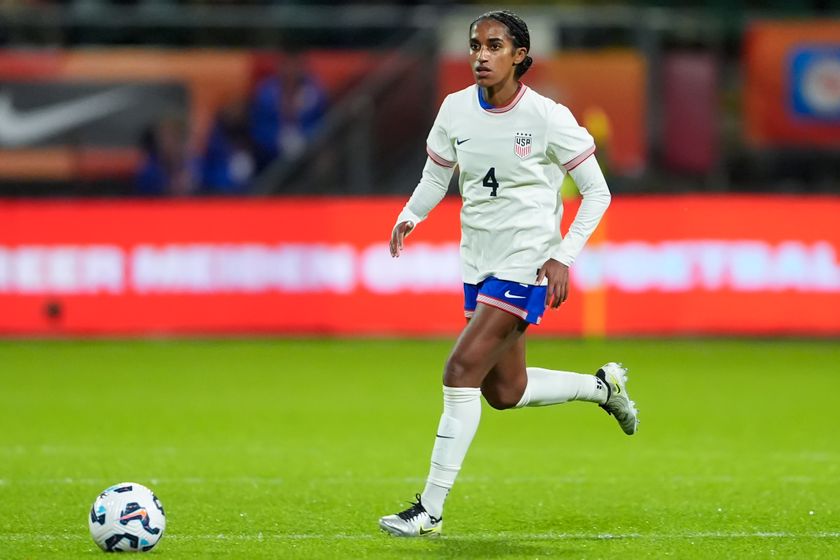 Naomi Girma of USA controls the ball during the international friendly match between Netherlands and United States at ADO Den Haag Stadion on December 03, 2024 in The Hague, Netherlands.