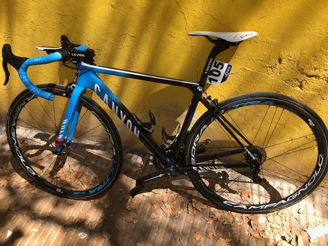 Dayer Quintana's Canyon Ultimate CF SLX in the eye-catching Movistar Team colours