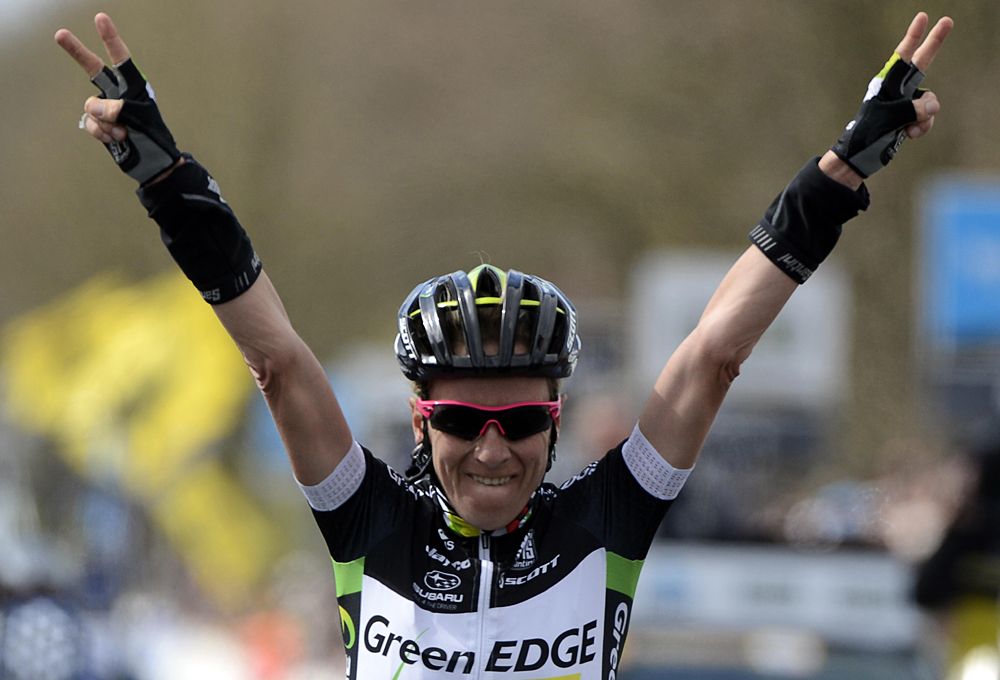 Judith Arndt wins the 2012 Tour of Flanders