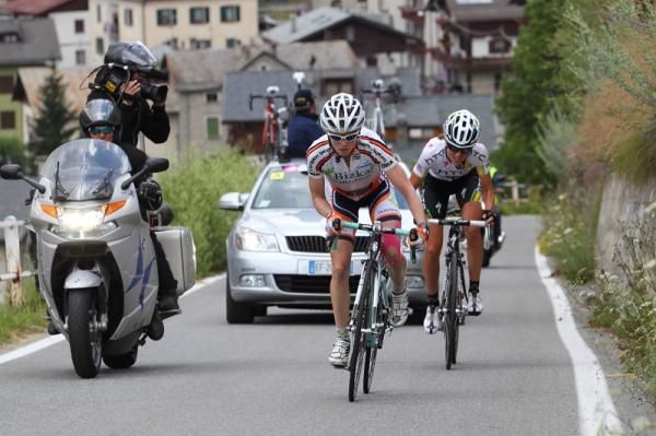 Ruth Corset (Bizkaia - Durango) and Amanda Miller (HTC-HighRoad) rode hard together