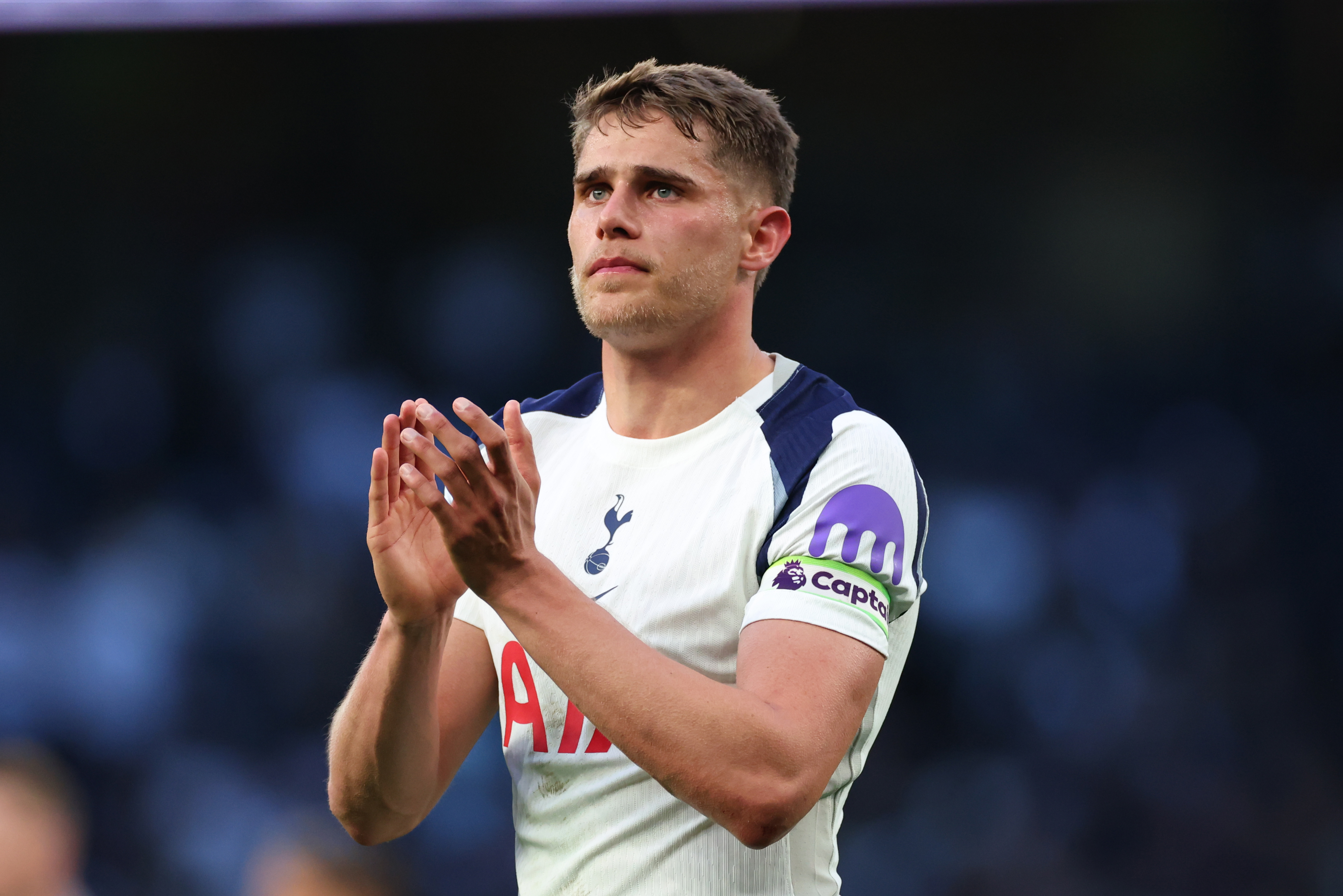 LONDON, ENGLAND - APRIL 18: th3during the Premier League match between Tottenham Hotspur and Brighton &amp;amp; Hove Albion at Tottenham Hotspur Stadium on April 18, 2026 in London, England. (Photo by Marc Atkins/Getty Images)