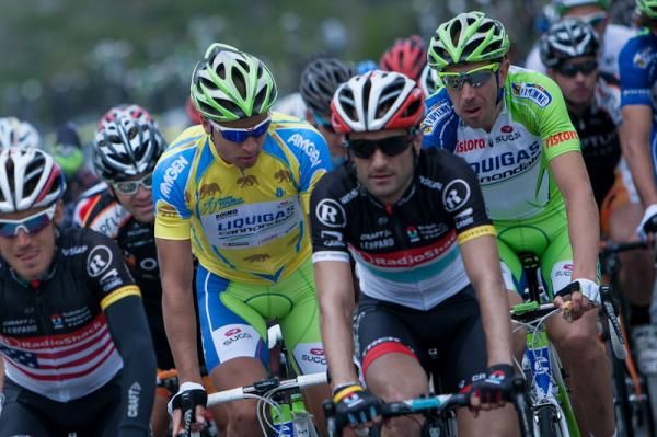 Yellow jersey Peter Sagan (Liquigas-Cannondale) tucked safely at the front of the bunch enroute to Santa Cruz