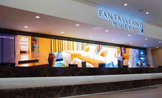 Large-Scale Digital Signage Application at a mall by Navori Labs