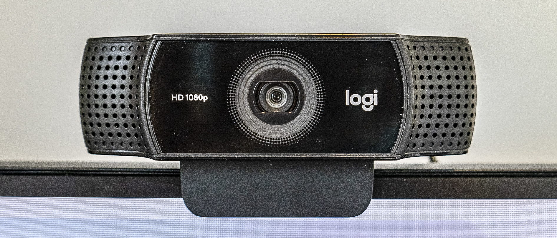 Logitech C922 Webcam with Tripod Stand