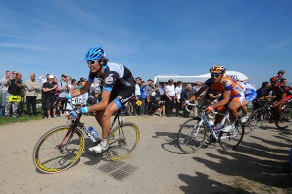 Van Summeren leads the break