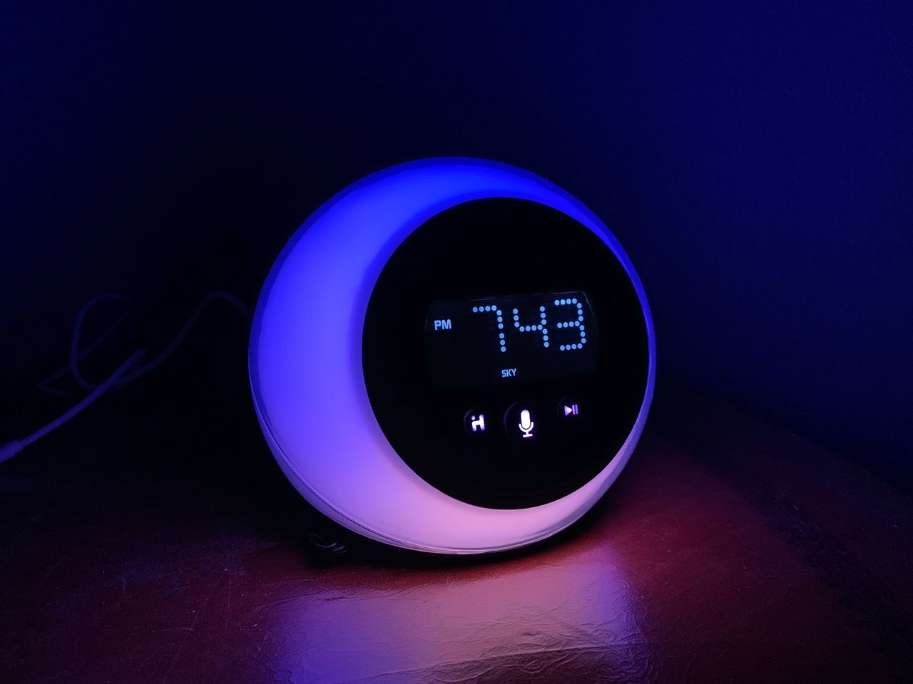 iHome iBT297 front sky gradient in dark