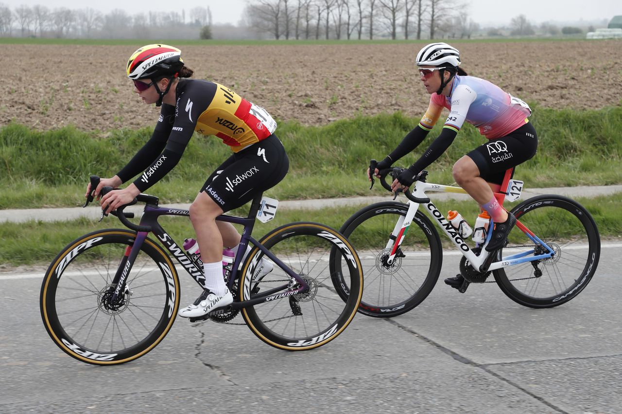 Gent Wevelgem Women 2022 - 9th Edition - Ypres - Wevelgem 159 km - 27/03/2022 - Lotte Kopecky (BEL - Team SD Worx) - Marta Bastianelli (ITA - UAE Team ADQ) - photo Rafa Gomez/SprintCyclingAgency&Acirc;&copy;2022