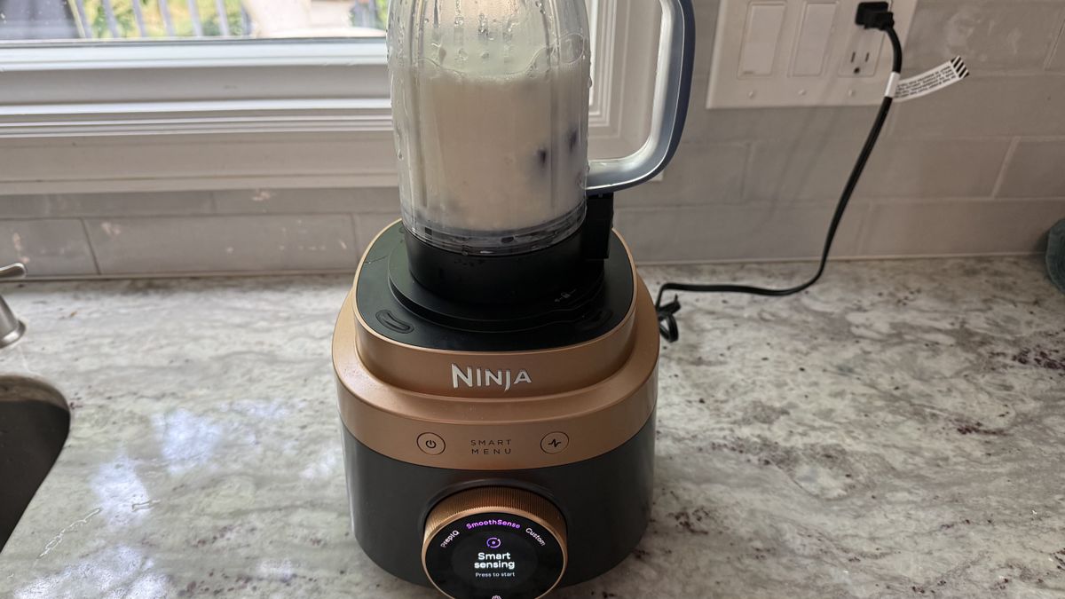 Ninja CrushBOSS making pistachio ice cream