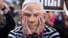 Protester wearing Benjamin Netanyahu mask during an early trial phase on 5 April, 2021 in Jerusalem