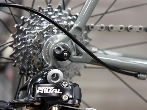 The new Cielo Sportif Racer uses tighter geometry than the standard Sportif and vertical dropouts.