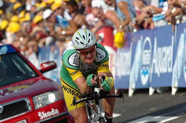 Floyd Landis (Phonak) finishes third