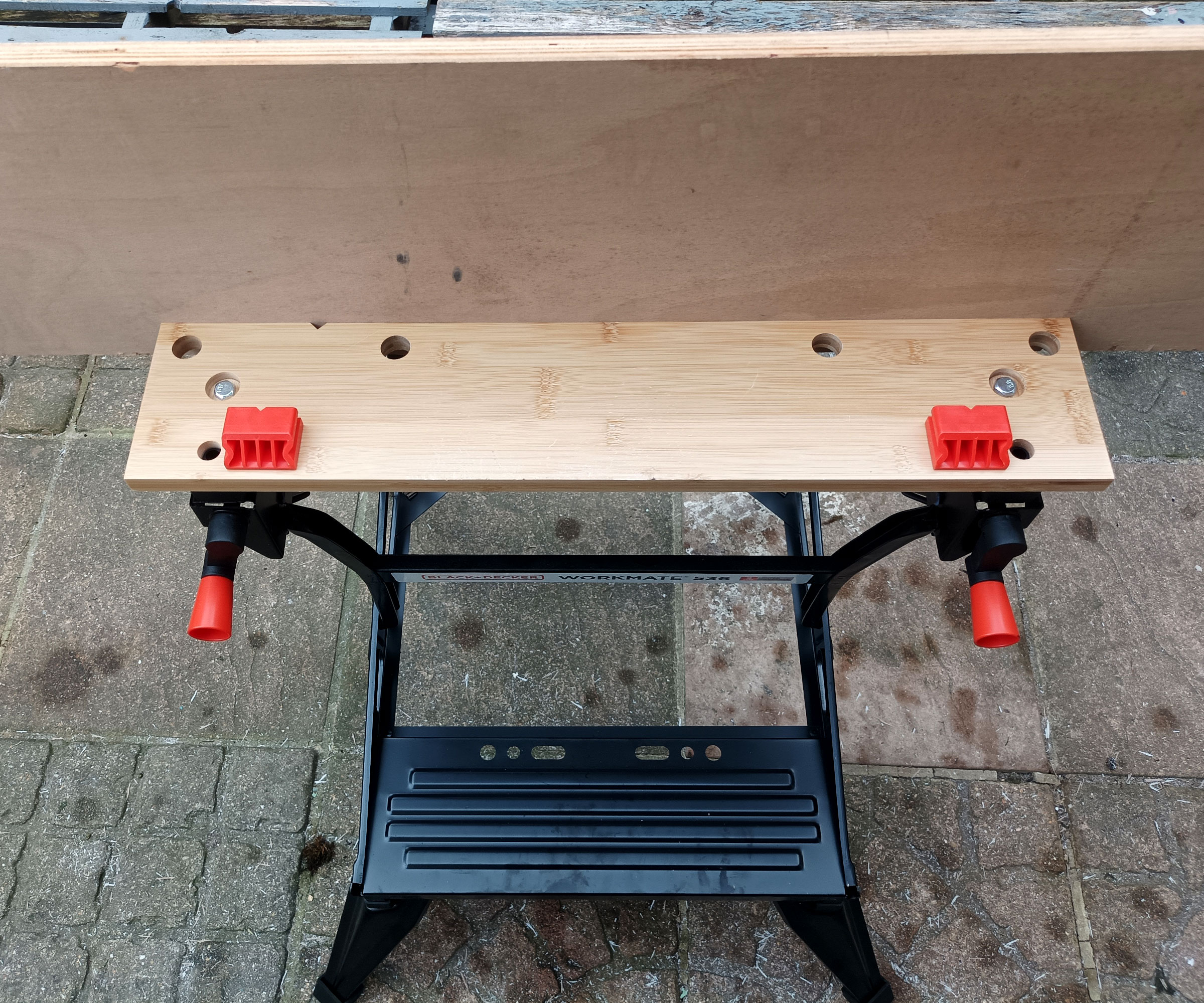Black &amp;amp; Decker Workmate WM536 holding plywood in vertically in vice
