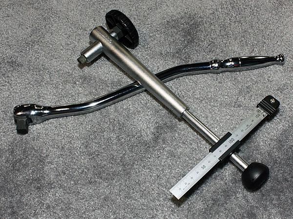 The revised derailleur hanger tool is easier to use than before while a new breaker bar should help put an end to pesky seized bottom bracket cups.