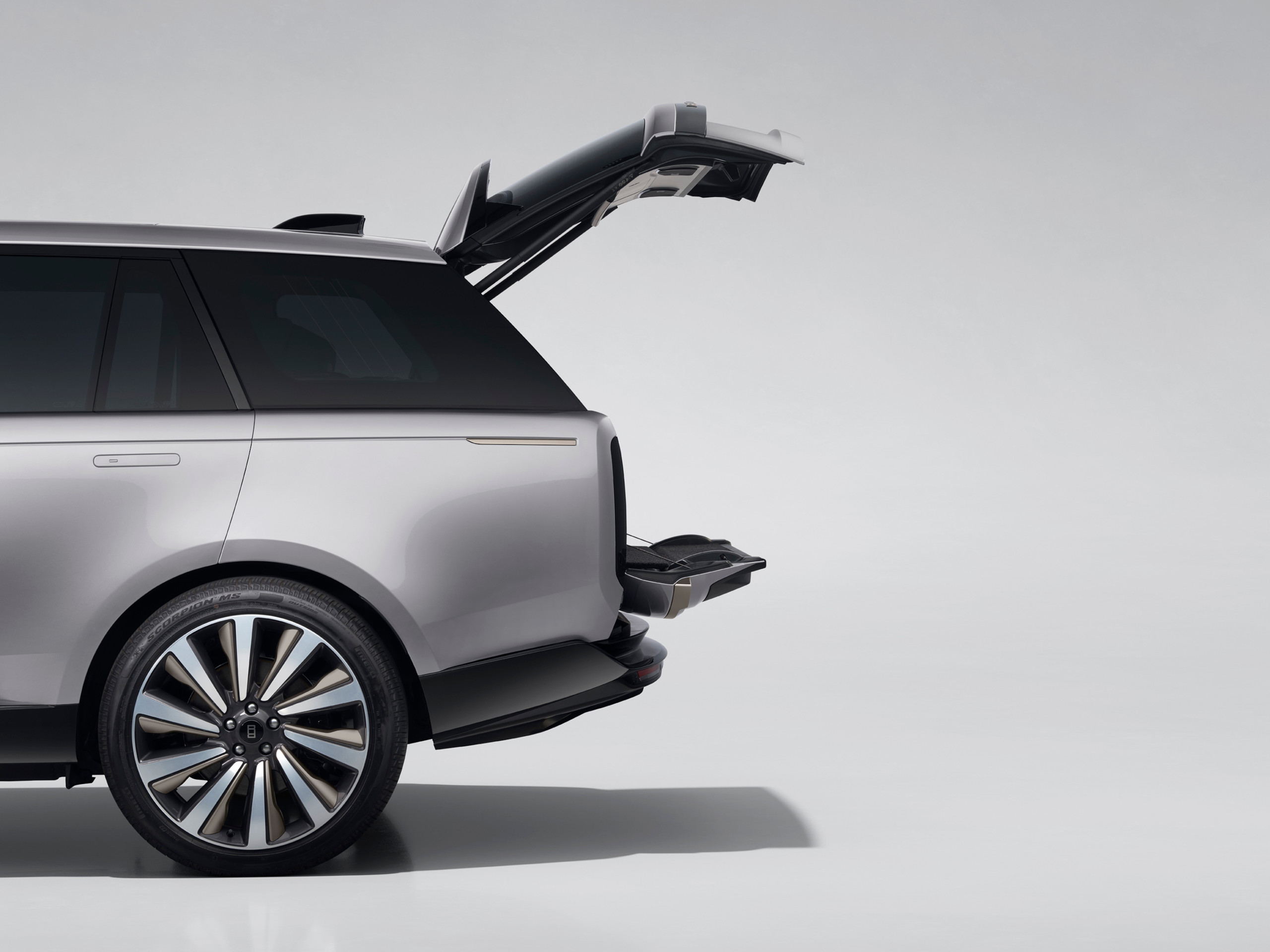 New vs old: the Range Rover Classic Matched Pair