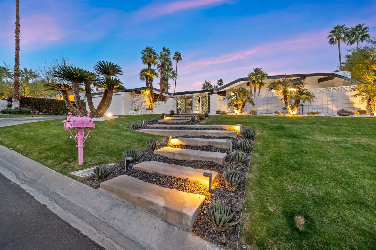 The Marilyn Monroe Doll House in Palm Springs