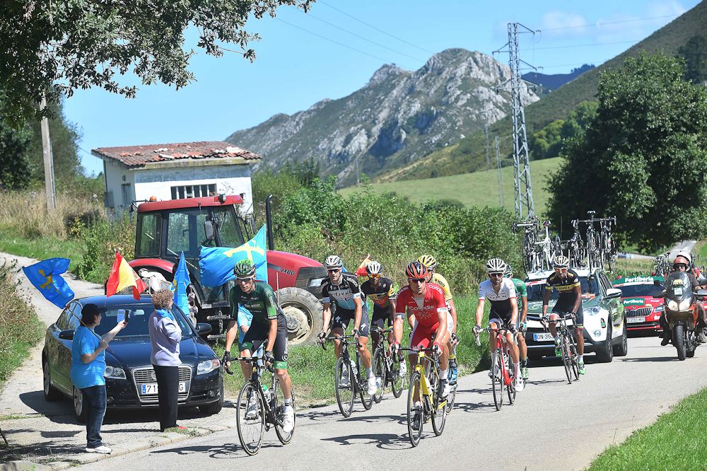 The day's breakaway during stage 15