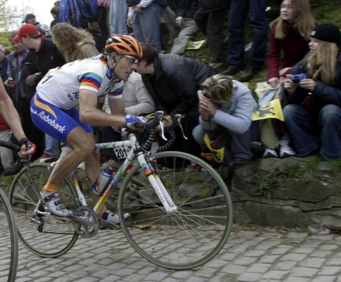 World Cup leader Oscar Freire in 2004