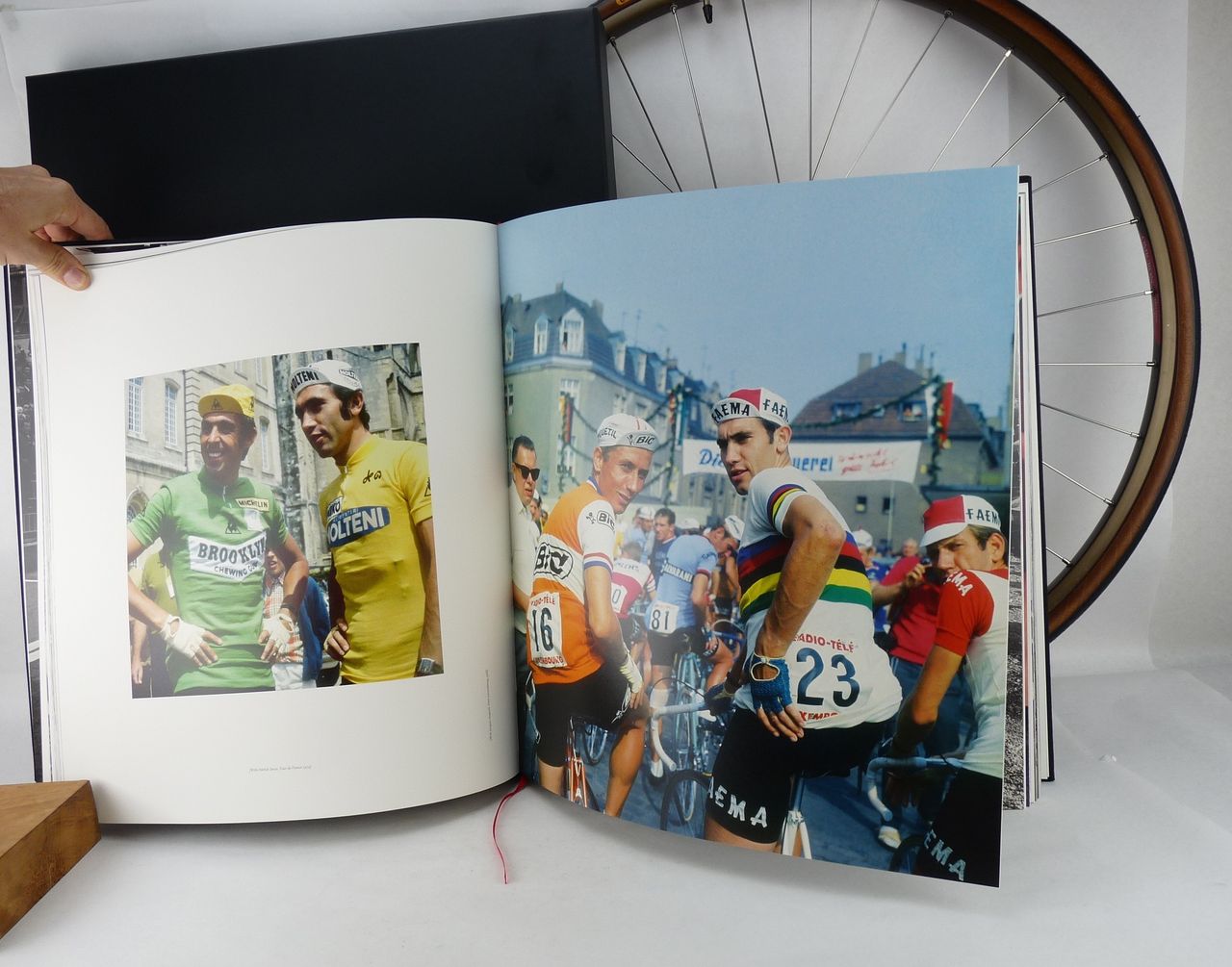 Merckx with Patrick Sercu (left) and Jacques Anquetil (right)