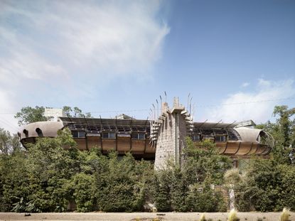 the flowing organic architecture work by Bart Prince