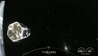 ImageSat International EROS C-3는 2022년 12월 29일에 배치된 후 SpaceX의 Falcon 9 상단 단계에서 멀어지고 있습니다.