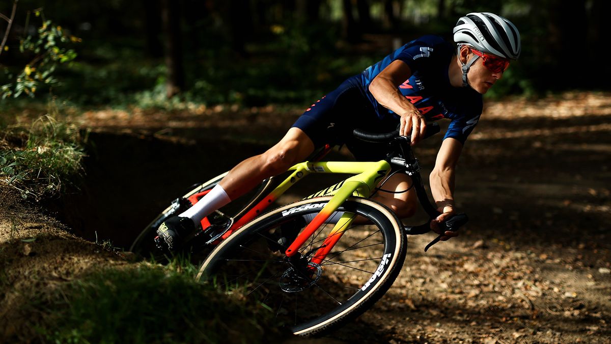 Tom Pidcock rides a Specialized Crux