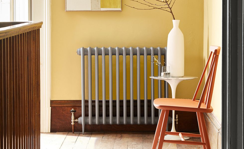 How to paint behind a radiator