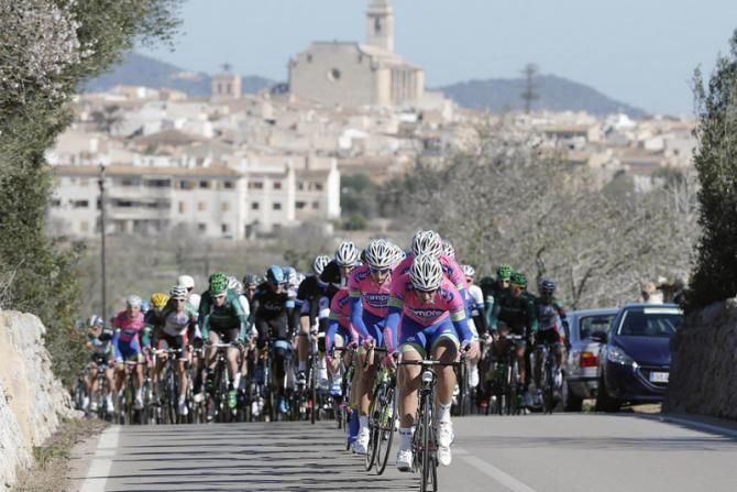 Filippo Pozzato (Lampre - Merida) leads the way