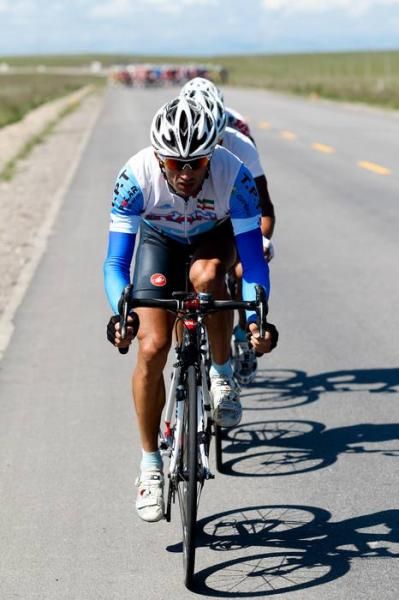 Hossien Askari (Tabriz) leads the break at 35km.