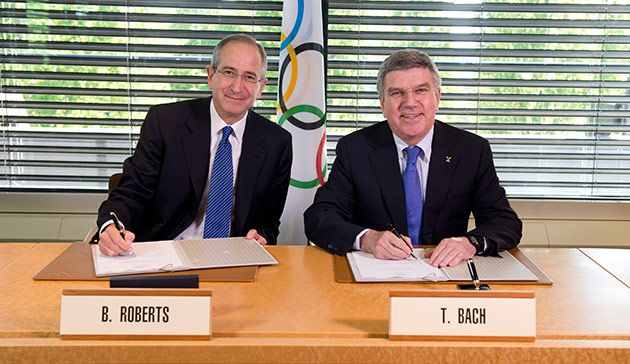 Brian Roberts and IOC President Thomas Bach