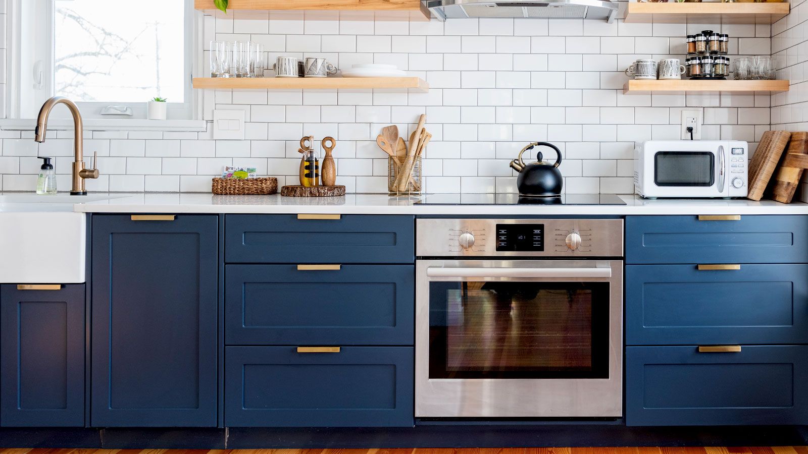 learn-how-to-paint-laminate-kitchen-cupboards-homebuilding