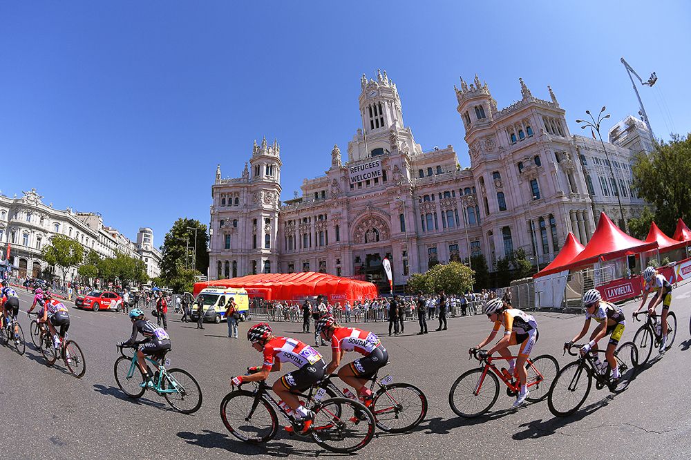 The women's peloton in Madrid