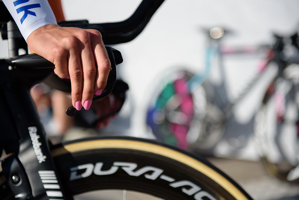 Rabo Liv wait to be called to the start ramp at the 42,5 km team time trial of the UCI Women's World Tour's 2016 Crescent V&aring;rg&aring;rda Team Time Trial