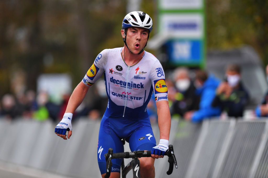 Yves Lampaert wins Driedaagse Brugge-De Panne
