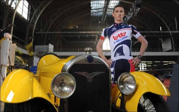 All the taxi's were booked so Jurgen Van den Broeck asked Noddy to drop him off