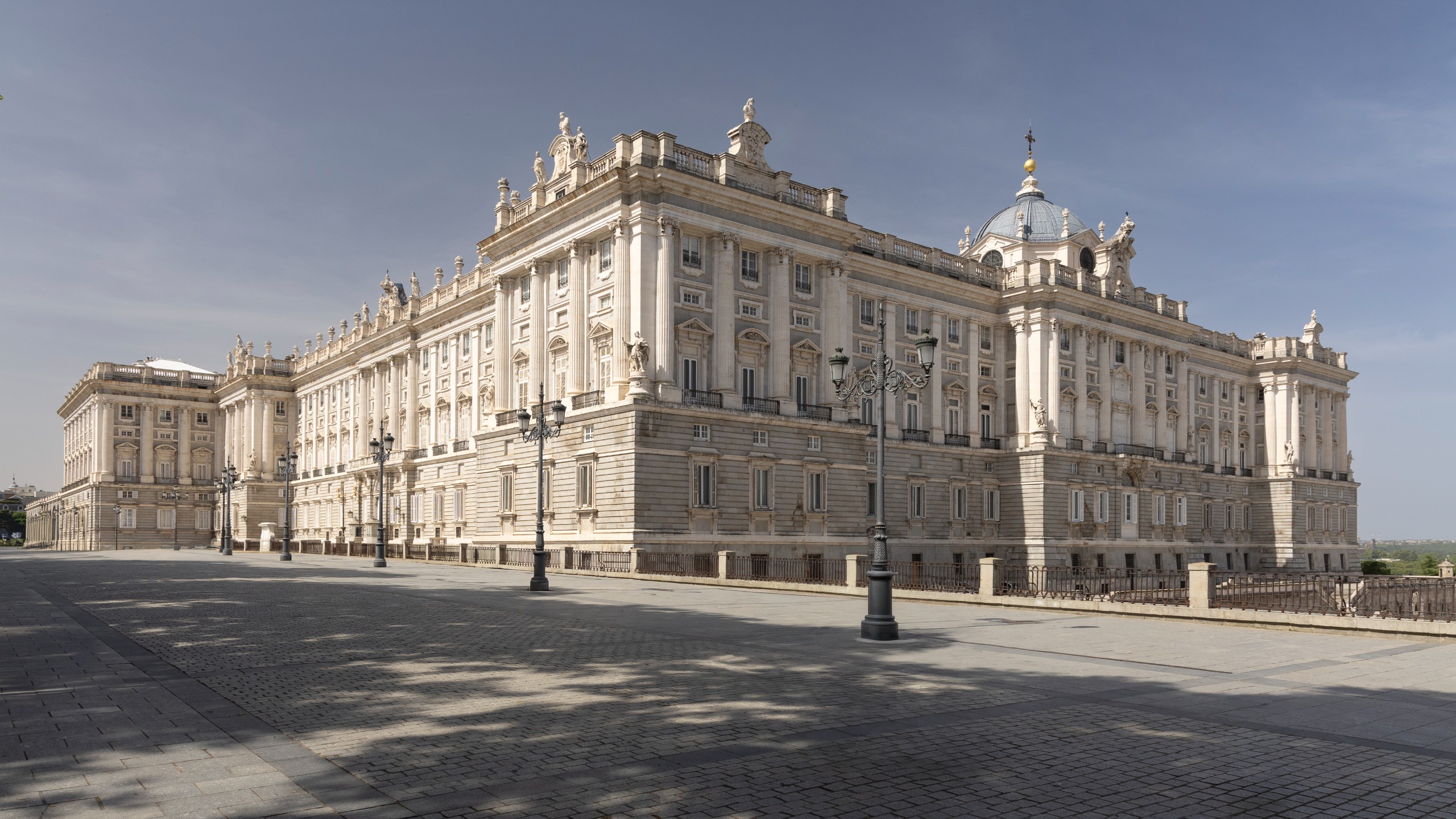 travel photos of royal palace in madrid